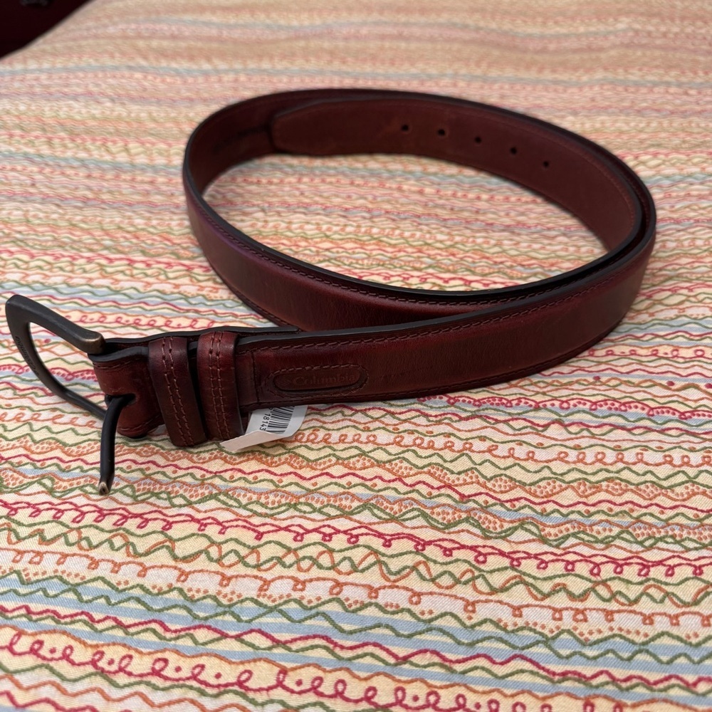 Vintage Columbia Men's Full Grain Leather Belt: Size 44 with Pewter Buckle NWT